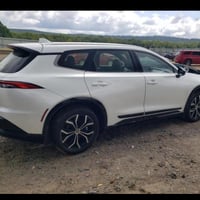 كراون موديل 25 XLE ماشيه 17 السياره حاليا بالميناء ترهم كتاب شهداء ابي...