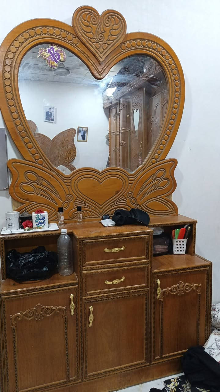 لبيع سعر 600الف اتصل ع هذا رقم ***********استخدمه نضيف كلش داخله
