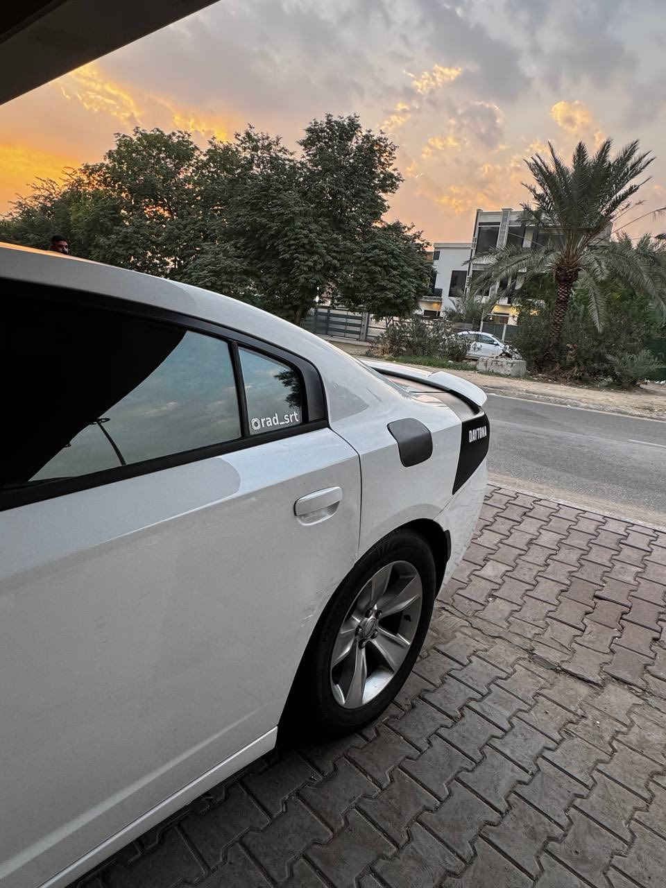 جارجر 2018 SXT
وارد أمريكي سياره نضيفه وحداديه جديده حداديه وگير وصدر ومگينه كله مكفول وحادثه موجود بل صور والسونار ايضاً صح ضرره اكثر من قطعه لاكن ضرر خفيفه وحته حادث من امريكا خفيف السياره رقم بغداد بأسمي تحويل ثاني يوم فول مواصفات السعر 173 وبيه مجال بسيط حگ الجيه

مكان السياره البصره الزبير للاستفسار ***********

