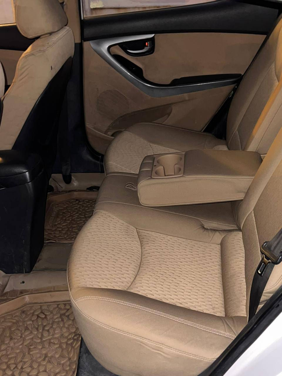 النترا 2013 اربيل .
السيارة بيها شوية صبغ في باب السياق وشوية من الجاملغ الامامي جهة السايق.
بارد الجاملغ الخلفي والجنطة . 
محرك 1800 مبدل گازكيت .
تحكمات بالستيرن . تبريد ثلج حدادية زينه. تحتاج ترتيبات بسيطة. 
مكاني كربلاء السعر 110 مع المجال البسيط. 
***********
