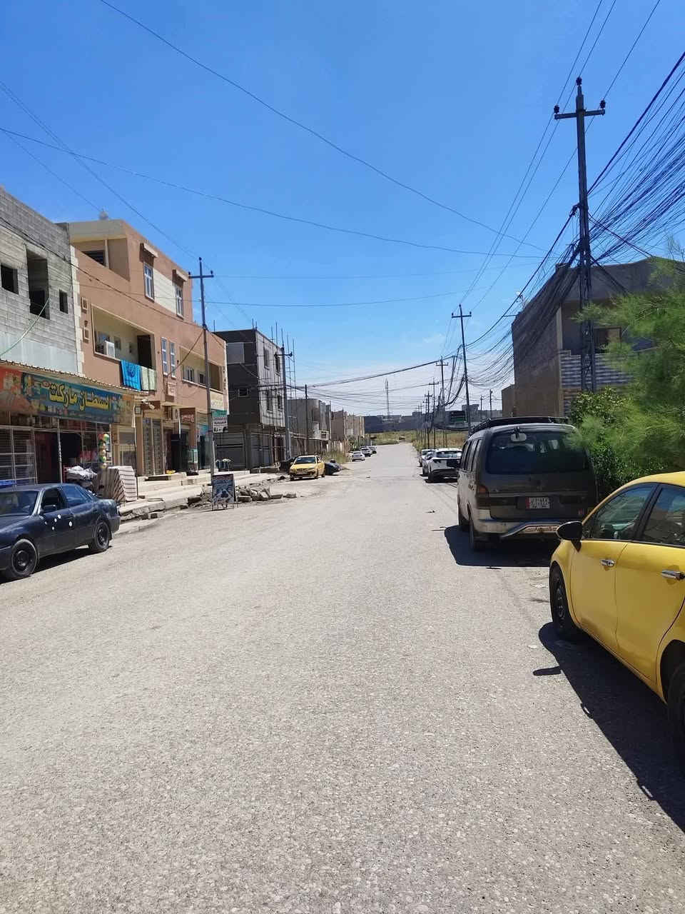 🔷 للبيع عمارة تجارية – موقع استثماري مميز 🔷  
🏢 عمارة تجارية ركن  
📐 المساحة: 150 م²  
📏 الواجهة: 15 م | العمق: 20 م  
📍 على شارع 20 – شارع غازي أبو الدجاج  
🧱 قيد الإنشاء | 🔑 تسليم مفتاح  
التفاصيل:  
🛍️ 5 محلات تجارية  
🏠 3 وحدات سكنية  
✔️ موقع حيوي جداً  
✔️ مناسبة للاستثمار التجاري  
✔️ ركن على شارع رئيسي  
💰 :     قيد الانشاء تسليم مفتاح 

📞 *********** | *********** | ***********  
📍 مراجعة مكتب سما الخير للعقارات والمقاولات العامة  
👤 بإدارة أبو مصطفى & أبو عمار  
📌 حي السماح الأولى – شارع 30 – قرب جامع طه  
خدماتنا: بيع وشراء العقارات (سكني، تجاري، زراعي) + الإشراف على بناء الدور والعمارات بأسعار مناسبة  
#للبيع #عمارة_تجارية #استثمار_عقاري #عقارات_الموصل #محلات #وحدات_سكنية #شارع_غازي #مكتب_سما_ا
