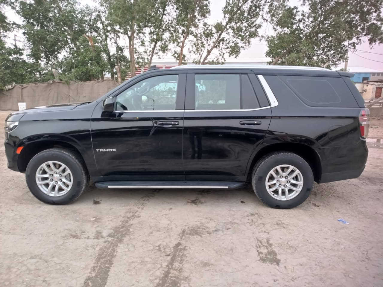 تاهو لون اسود 2023 رقم اربيل إنكليزي فئة LS خليجي كفالة عامة ماشيه 64 مابيه اي ملاحظة استخدام شخصي  النظافه ٩٩٪؜ 
السعر 455 $

#جميع مواصفات الـLT معروفه ماحاجة ذكرها 
مكاني بابل ***********
