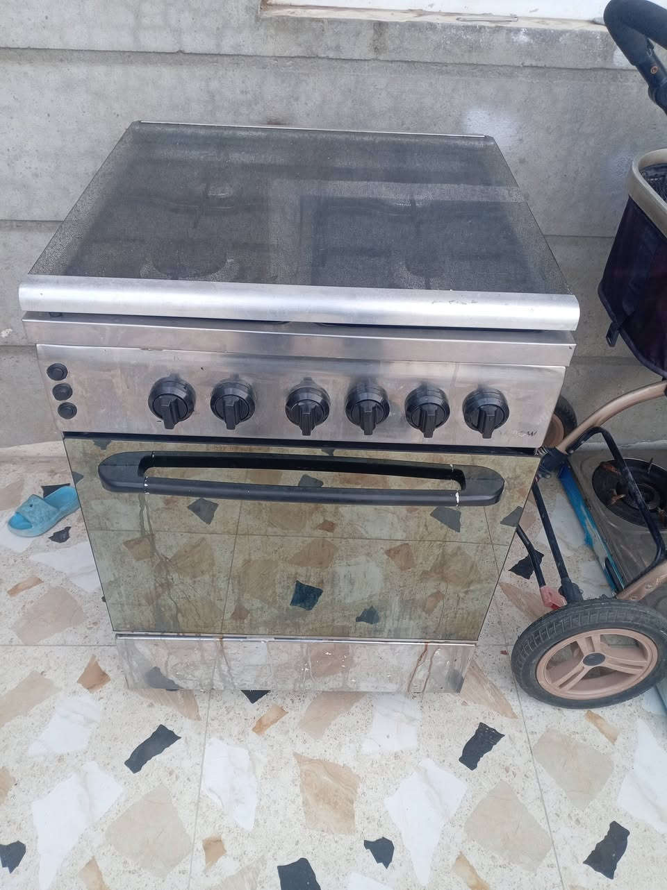 طباخ فريش مصري لبيع نضيف شغال بل شرط كامل السعر 85بي مجال الرقم ***********
