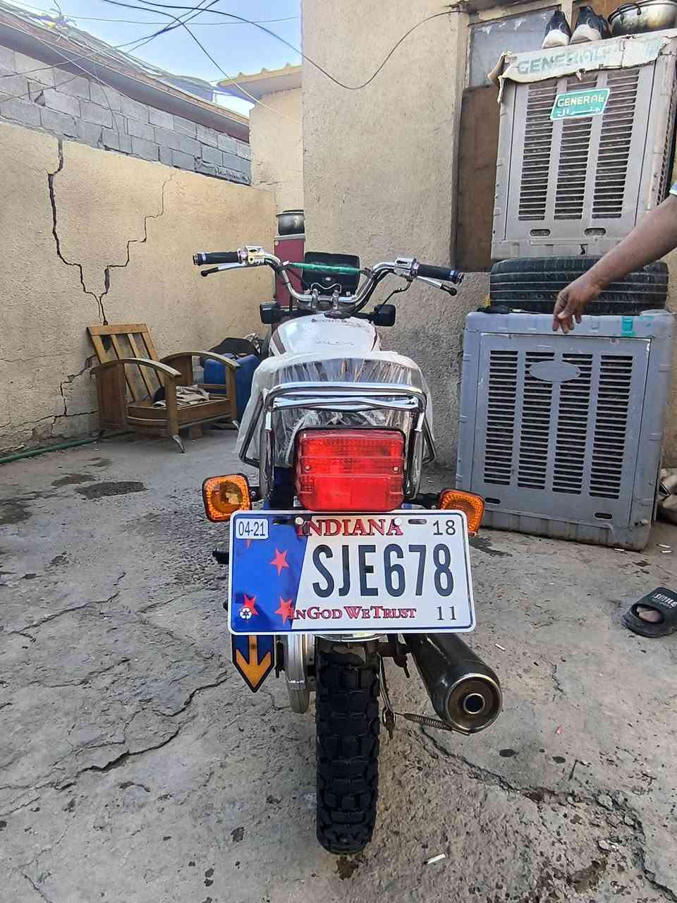 اسلام عليكم دراجه سونيك للبيع دراجه نضيفه كلش تجي وشوف بعينك اوراق كامله لسعر 450 بي مجال بصيط مكاني البياع حي تراث ***********
