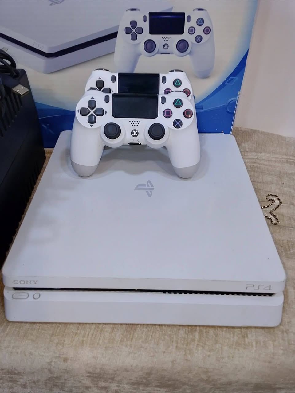 السلام عليكم ps4 سلم الذاكره500 مهكر نضام 9 الي هوه اضبط نضام من ناحيت التهكير كامل   ملحقات دبل جوستك + يوبي اس 850 جهاز لا مفتوح ولا داخل تصليح نضافه فول مثل ما واضح بل صور مكاني الامين الثانيه اوهاذه رقمي خابرني وبخدمتك ***********
السعر 350قفل
