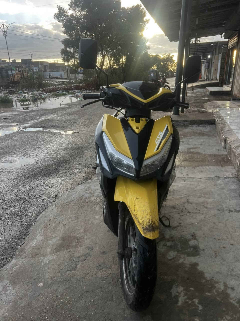 جيتي اس صيني سلف كهربايات كله شغال شلعه ومعدل طيارة مكفولة من كلشي مستعجل على لبيع ب450 بيها مجال بسيط 
***********
مكاني بغداد الانتصار مقابيل بوب شام
