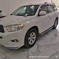 سيارة دفع رباعي بيضاء، بحالة جيدة ومظهر أنيق. السيارة نظيفة وتم إجراء ...