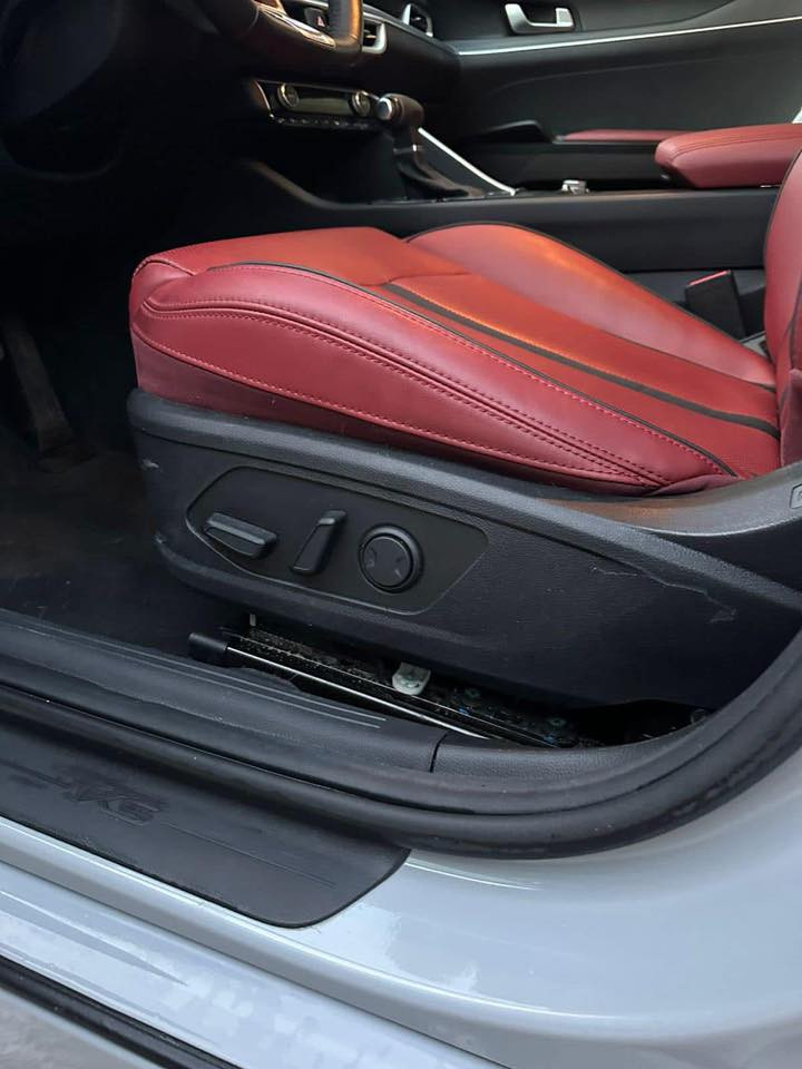 السلام عليكم كي فايف موديل 2024 واردي امريكي بدون رقم
مواصفات جي تي لاين

اللون سمنتي مميز

1600 تيربو يعني 2600

مواصفات 

بصمه

كشنات تدفئة 

استيرن تدفئة 

شحن هاتف لاسلكي 

قياده ذاتيه ؏ الخطوط السريعه

هاند بريك بصمه

تشغيل عن بعد 

مثبت سرعه 

نضام ABS

مانع انزلاق حساس أطارات 

بك لايت ليد

شاشة

كامره دواره

الاسلكي 

شاشه اعطال

ويل كورم لونين

رادار جانبيه

مراقبة النقطة العمياء

رادار الخطوط البيضاء 

اشاير بالمري 

كشنات جلد احمر

مقعد للسائق قابل للتعديل كهربائياً

لايتات ‏3 عدسات 

نضام قياده أيكو + سبورت +سمارت +نورمال

بلوتوث + aux + usb

فول تحكم ستيرن

كير أوتو + عادي

ئوتو بريك 

‏ ‏الخريطة

ستيرن حرف. Led D +  زينون

توقف ذاتي عند الرجوع

صندوك بصمه

‏AUTO HOLD

تصميم خارجي رياضي

نظام الملاحة

مصابيح خلفية LED

مصابيح ضباب LED

لاسلكي Android Auto 

 

  

  

السعر: 1٥٥

***********
