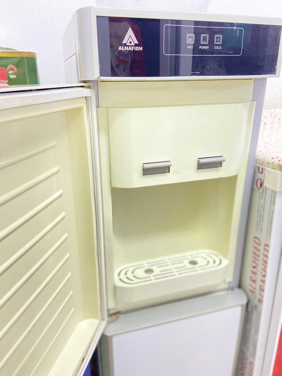 السلام عليكم براد ماء نضيف مابيه عيب حار بارد السعر 45 للاستفسار اتصل ع***********
