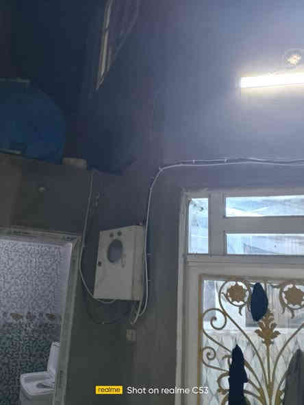 بيت طابقين 125متر للبيع في حي القدس 
الطابق الارضي غرفة وصاله ومطبخ وصحيات 
الطابق الثاني غرفتين وصاله وصحيات 
للاتصال على الارقام التاليه 
***********
***********
ابو زينب للعقار
