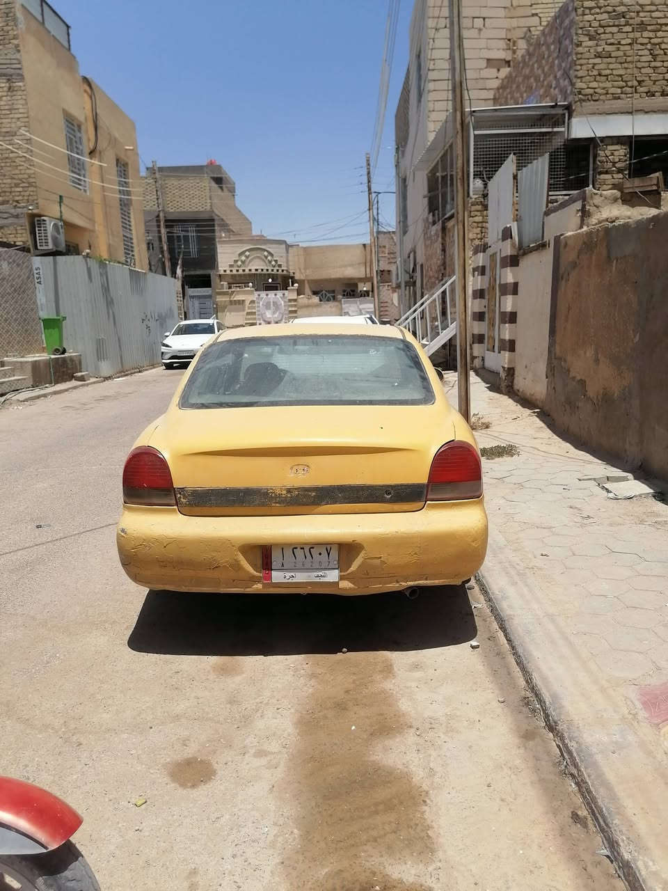 سلام عليكم  عندي سياره وفود موديل 2000 السياره متروكه رقمها نجف راعيها موجود رايدينها قفل بعشر ورقات موبايل ***********
