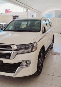 لاندكروزر بريم • ٢٠٢١ • ماشيه ١٤٠٠٠