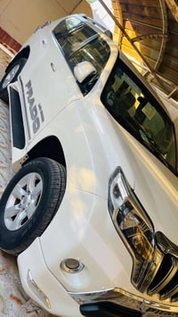 برادو موديل 2014 بلاك مواصفات TXL 6 سلندر ماشية 100 الف فقط السيارة جد...