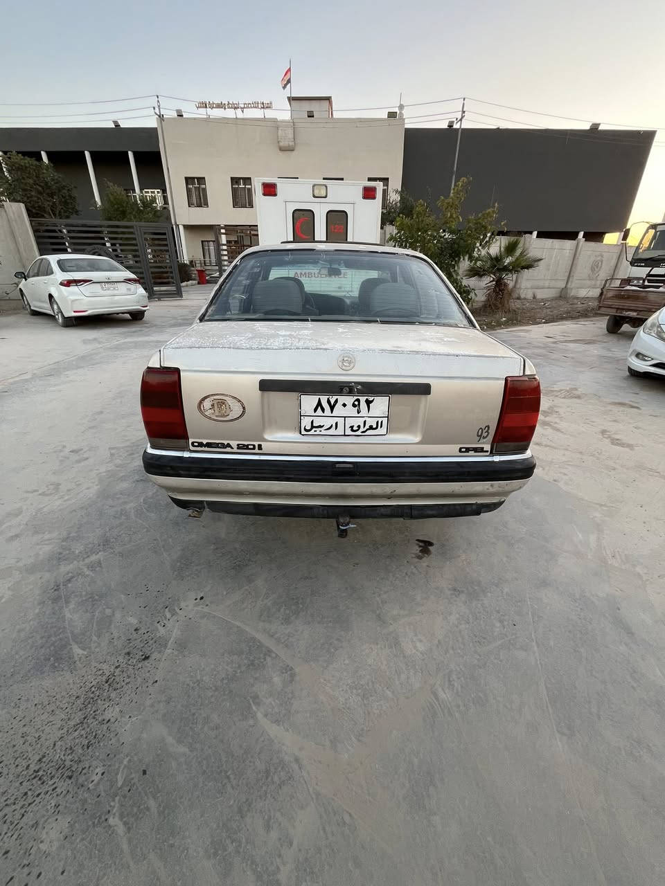 السلام عليكم 
اوبل اوميكا موديل 93 اوتماتيك جاهزه  للبيع . الرقم اربيل السنوية نافذه بأسم كردي . بيع مكاتبه فقط  .السعر 11 ورقه  وبيها مجال *********** الديوانيه
