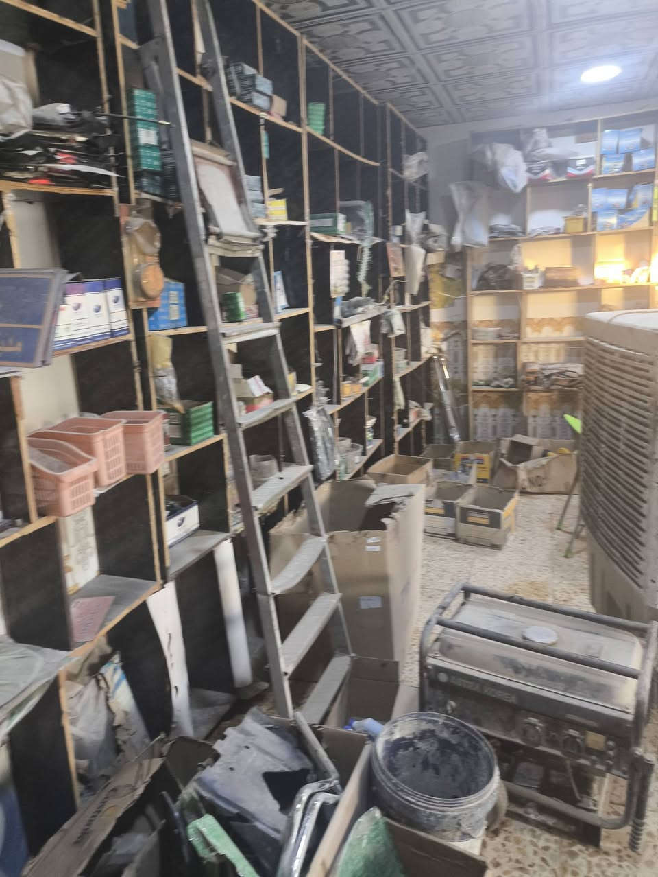 محل تصليح مع ادوات كامل للبيع
السعر 2 مليون وبي مجال  على طريق البوبيات ملاحضه بسبب الوضيفه تم عرضه للاتصال ***********
