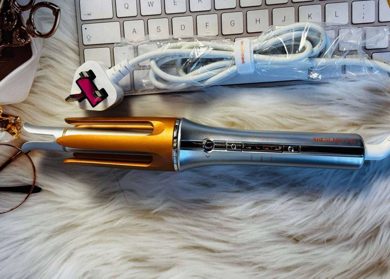 جهاز تجعيد الشعر التلقائي من شيغلام
SHEGLAM  🤎🎀

دائما شركه شيغلام تصدر منتجات ممتازة والكل يصوت لحبها 
بس هل مرة وفرت جهاز حلم كل بنت 
جهاز خاص للشعر امن وبدون ميسبب حرارة للشعر وحروق 

تجعيد تلقائي بزر واحد.  مثالي للمبتدئين ضعي خصلة الشعر واضغطي على زر الاتجاه 
واحصلي على تجعيدات مثالية في ثواني 🎀

جاهز للاستخدام خلال 60 ثانية ويجعد الشعر بالكامل في 10 دقايق فقط 🎀 

تصميم وامن ومضاد للتشابك الية مقاومة التشابك تمنع سحب الشعر مع قمة للحروق وحاجز حراري لضمان تجربة سهلة 🎀 

خيارات حرارة للتعديل 3 اعدادات C170 الى C210 درجة تناسب جميع انواع الشعر 

في امكانية تغير اتجاه التجعيد لليمين او اليسار بسهولة 
طلاء Glosspro للسيراميكي يوفر تسخيا متساويا يقلل من تلف الناتج عن الحراره🎀

توصيل لجميع المحافظات 4.


**إذا كنت صاحب هذا الإعلان وتريد حذفه لأي سبب، رجاءا أرسل رسالة إلى الدعم الفني**