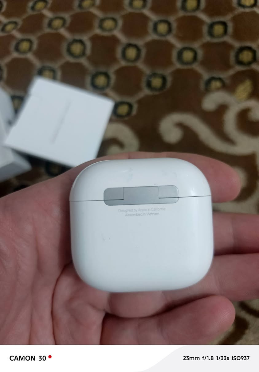 ايربود جيل الرابع بهذا الشكل الي تفيده ينطي سعر وبالعافيه عليه


**إذا كنت صاحب هذا الإعلان وتريد حذفه لأي سبب، رجاءا أرسل رسالة إلى الدعم الفني**