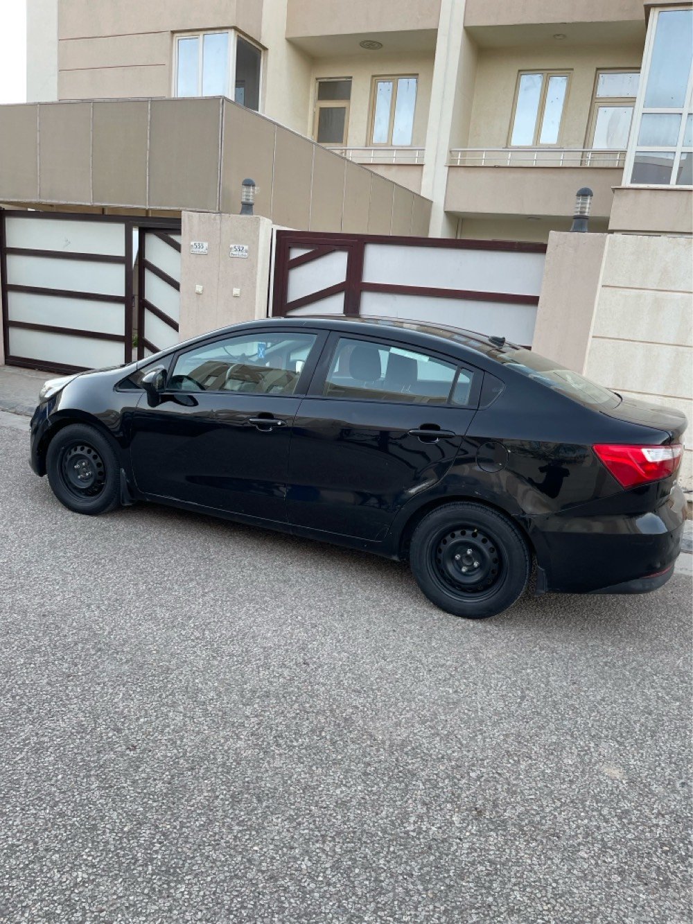 السلام عليكم  للبيع كيا ريو موديل ٢٠١٧ 

السعر ٨٥ وبيها مجال قليل 

رقم اربيل مكينه ١٦٠٠ بيها بداية تبخير

كير 6 نمر رياضي

تحكمات استيرن +حساسات خلفية 

شاشة كبيرة +نظام أيكو 

حادثها ٤ قطع صبغ فقط مو تبديل 

للاستفسار ‭٠٧٧٧ ٩٩٣ ٩١٧٤‬