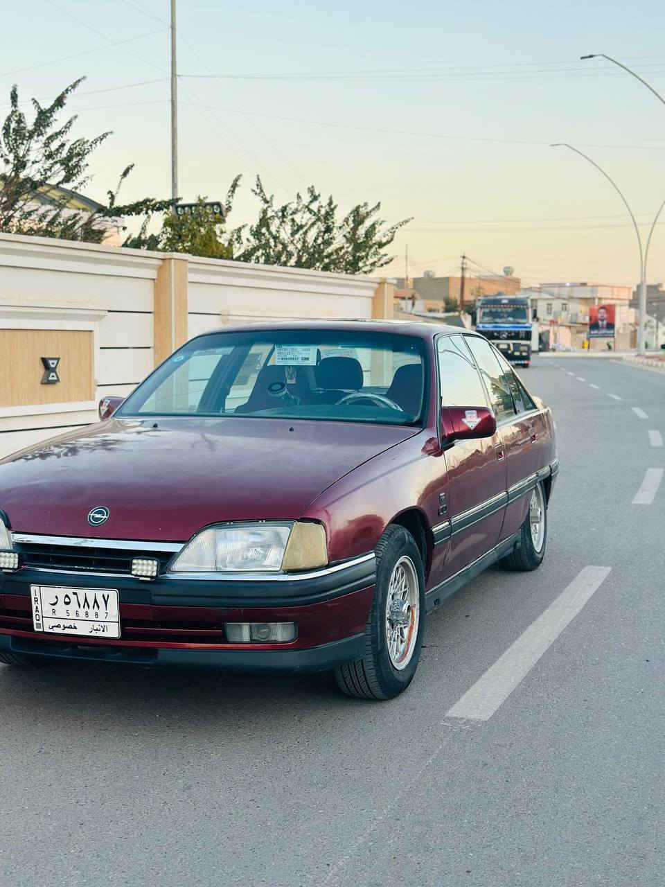 السلام عليكم اوبل اوميكا للبيع موديل93
كير اوتوماتيك جاهزه كير محرك صدر ما نقصه اي شي 
خير من الله رقمهه انبار السنويه لل 2028 يلا تسقط
شرط تحويل ثاني يوم مكان السياره الرمادي للاستفسار اتصال عله الرقم / ***********
