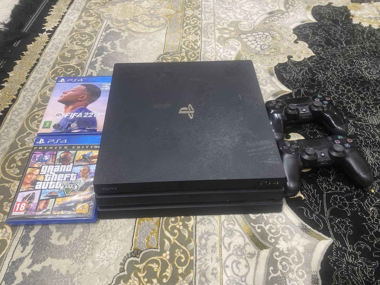 السلام عليكم
بلي فور برو للبيع ذاكرة واحد تيرا
ووياه يدات ثنين اصلية
وقرصين جي تي اي وفيفا 22
البلي استخدامة كلش قليل ونظيف
وياه ستاند جوكر تكدر توكف البلي عليه
وبنفس الوقت يبرد البلي بي مروحات
وبي مجال لعشر اقراص
ومكان لليدات ثنين تكدر تشحنهن بالستاند
بس تربط واير يو اس بي اندرويد من البلي للستاند
كل هذا سعره ٣٥٠ وبي مجال
المكان بغداد/الكرادة
للمراسلة عن طريق هذا الرقم
***********
