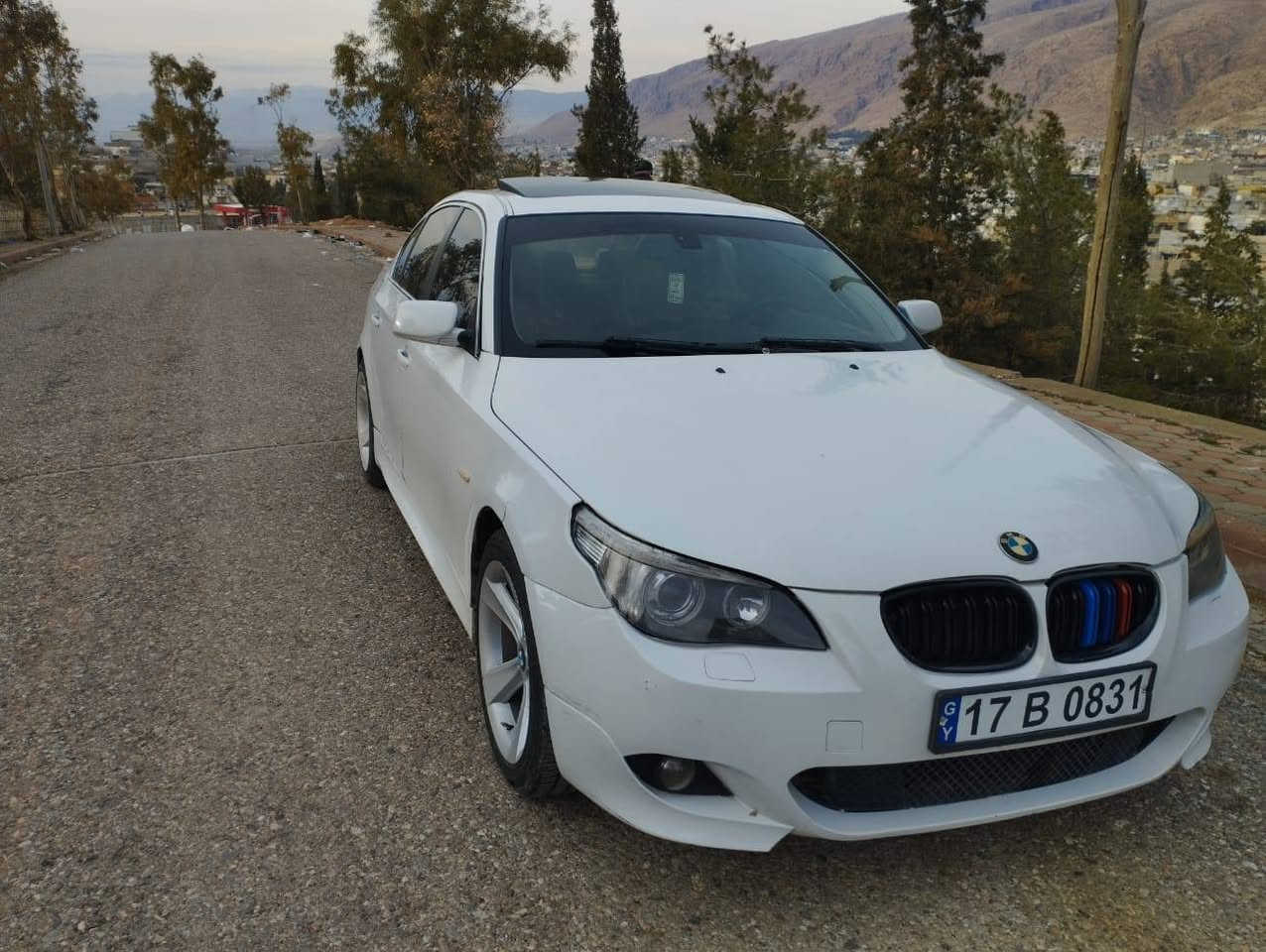 بى ئيم موديل ٢٠٠٧ فول موسفات بسمه سلايت كامل سياره يه جوان گيرومه كينه به شه رت ليدراويكى كه مى پيشتى هه يه عيزام نييه به عيزام ده يفروشم منفبست ئه سلى سعر٧٥ وه ره قه مكينه ٦ نوزل كورت مرغوب
ژ. م/*********** زين *********** شقلاوة, أربيل
