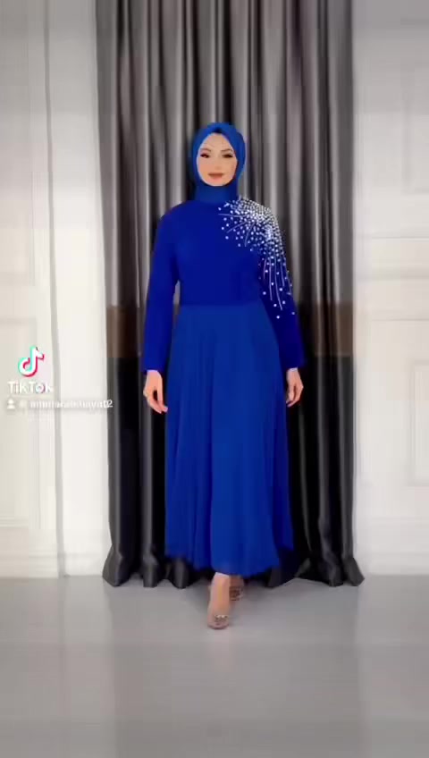 مرحبا بنات عندي هذا قاط التخرج اخذتة العام ب 150 الف من راما براند بالموصل  ،، والله شاهد بس مرة وحدة لبستة بالتخرج 
قياس 38-40
لونة جويتي ،، كلش راقي 
رايدته ب 60 الف ،، ينفع للعيد او للتخرج


**إذا كنت صاحب هذا الإعلان وتريد حذفه لأي سبب، رجاءا أرسل رسالة إلى الدعم الفني**