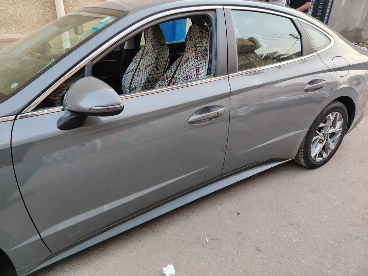 السلام عليكم  ورمضان كريم ...
سوناتا 2023  SEL لون أسمنتي 
رقم بغداد حره 
محرك 2500 تنفس طبيعي مو توربو 
بدون حادث بدون غرف بدون تبديل بدون بارد كفاله حتى دعاميات بدون غرق 
تشغيل عن بعد 

كشن السائق كهرباء 
شاشة تدعم الكار بلي 
اوتو هولد 
سايد بريك بصمه 
3 بصمات تشغيل وأبواب 
نقطه عمياء رادار جانبي 
قيادة ذاتيه 
توقف ذاتي 
تحديد مسار والمحافظة على المسار 
كروز سرعه تكيفي يعدل السرعه تلقائيًا
لايت LED اوتو 
السياره جاهزة من كلشي
مكان السياره ميسان 
الاتصال على الرقم ***********
