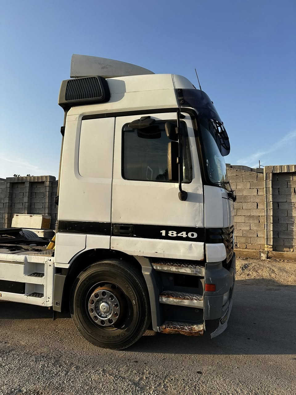 اكتروز موديل 2000 مكينة 6 كير كهربائي رقم بصرة مشروع وطني سنوية لحد 2028 تحويل ثاني يوم المكان البصرة للاستفسار الاتصال ***********
