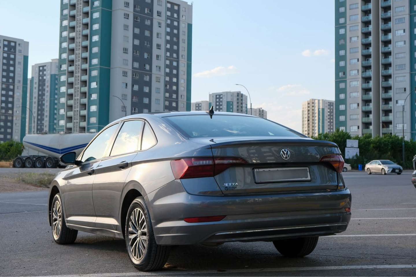 jetta 2021 SEL فوول مواسەفات 
پانۆراما

‎کوشن جڵد 
‎کوشین هیتەر
‎کوشن کارەبا 
سێ مۆدی لێخورین 
‎ئیکۆ نۆرماڵ سپۆرت 
‎ناو لید 
‎تەبرید دوو زۆن 
‎شاشە گەورە 
‎ڕاداری پیشەوە 
‎ڕاداری پشتەوه
‎کامێرا 
‎گێر تۆماتیک حادی سپۆرت 
‎زۆر مواسەفاتی تر 
سەیارەکە بەس بۆنیتی کراوە بە بیلاد بێ بۆیاخ و پەلەیە pdr هەیە ناوگرتنو شانسی نییەتی بەشەرت رادێتەریشی بلادیە بەشەرت  گێرو مەکینە بەشەرت تەقەو رەقەشی نیە .
‎ماوەی ڕۆشتنی٤٨هەزار رۆشتوە 
شوێن سلێمانی 
ژت: ***********
ژت: *********** السليمانية, العراق
