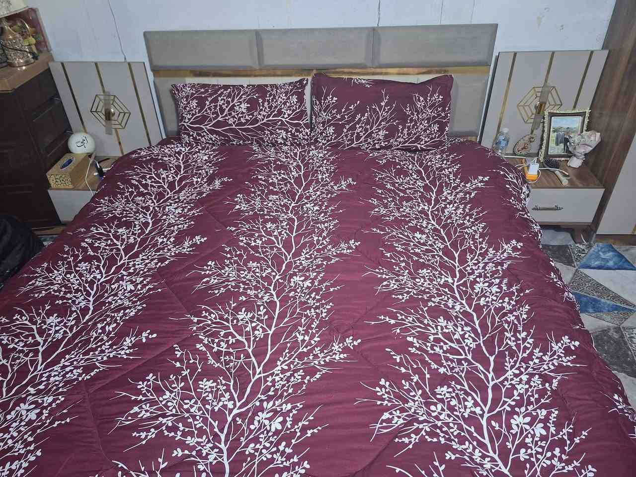 سلام عليكم
غرفه تركيه مكونه من ٥ قطع وياها دوشك طبي رايدها ب ٤٥٠ 
الرقم ***********
