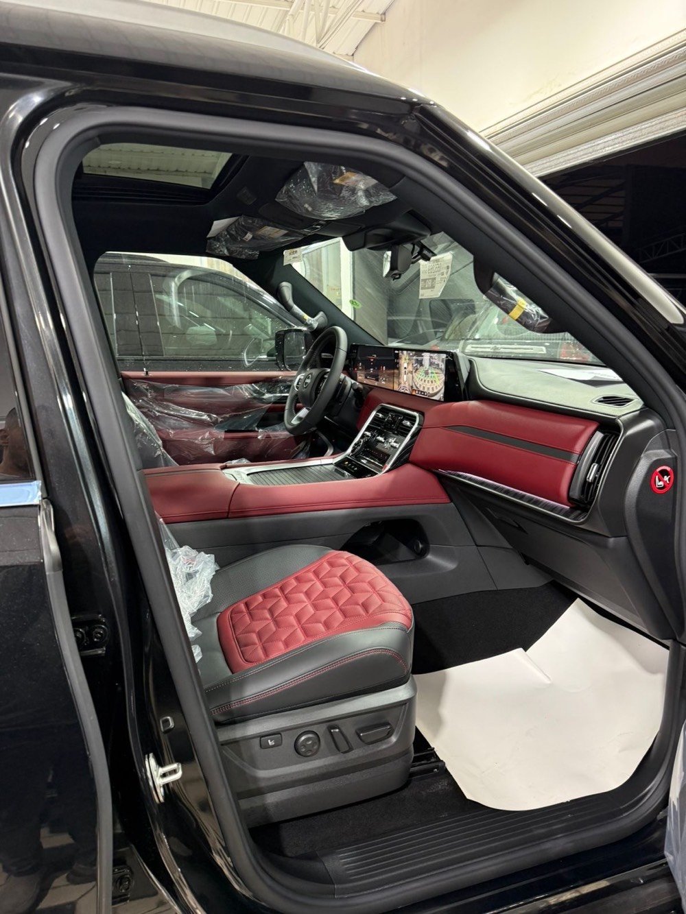 * باترول بلاتينيوم زيرو 2026 بغداد اسود تنفس طبيعي ضمان السور 
* ⁠سعد العبيدي (***********)
* ⁠شركة ذرى الخليج بغداد النهضة الشارع الثاني 
* ⁠نيسان بترول موديل 2026 اسود 
* ⁠السعر (114 مليون) رقم بغداد 
* ⁠العداد (زيرو) ضمان شركة السور
* ⁠المحرك 6 سلندر (3800 cc) 
* الكراسي الامامية مساج 
* ⁠دفع رباعي (4 * 4) فور ويل 
* تشغيل عن بعد شاحن وايرليس
* ⁠رادار امامي تحديد مسار قيادة ذاتية 
* ⁠ رادار جانبي (نقطة عمياء)
* ⁠عرض على الزجاج (داتا شو)
* ⁠ستيرن كهرباء شفتات ستيرن
* ⁠بصمة تشغيل بصمة ابواب 
* ⁠فتحة سقف (بانوراما) ثلاجة وسطية
* ⁠كامرات محيطية عدد (5) 
* ⁠داخل جلد احمر واسود 
* ⁠كراسي الأمامية كهرباء 
* ⁠الكراسي الامامية تبريد وتدفئة 
* ⁠كرسي السائق *ميموري* ذاكرة 
* ⁠كراسي 8 راكب كهرباء
* ⁠الكراسي الوسطية كهرباء
* ⁠جنطة كهرباء ثلاجة وسطية 
* ⁠مقاعد 8 راكب مري طي كهرباء
* ⁠حساس امامي خلفي 
* ⁠ويل كب قياس (20 انج)
* ⁠شاشة امامية كبيرة متصلة
* ⁠شاشات خلفية عدد (2)
* ⁠السعر (114 - مليون) رقم بغداد ضمان 
* ⁠شركة ذرى الخليج بغداد النهضة الشارع الثاني 
* ⁠متوفر نظام البيع المباشر والاستبدال (مراوس)
* ⁠سعد العبيدي (***********)