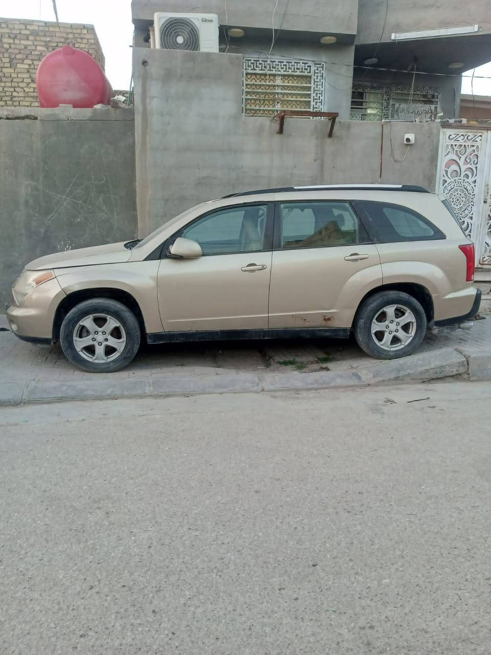 السلام عليكم عيد نشر بسبب لوعود لكاذبه سياره ساسوكي ستيشن مديل 2008سبعه راكب رقم بصره علمن سياره كايم  محركه مكان سياره كربلاء سعر 40 وبيه مجال لشراي رجان لمو شراي لا يخابر ***********
