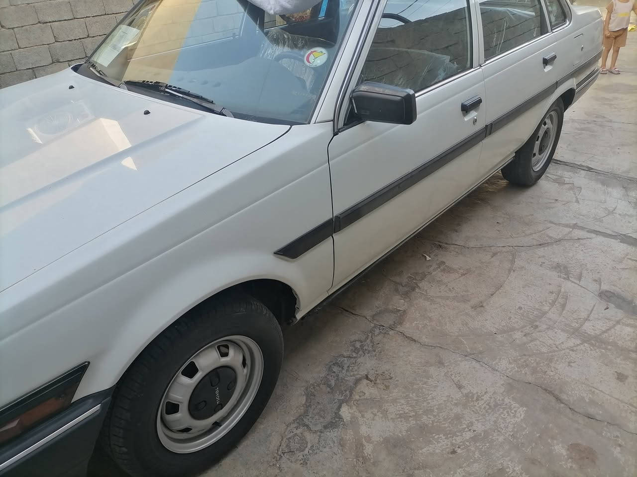 كرونه معوقين موديل 1985 وضع الشركه ماشيه 103الف حقيقي بأسمي رقم انكليزي محرك 18 كير اوتو السعر 85 وبي مجال التفاصيل داخل الفيديو للتواصل على هاتف فقط ***********
