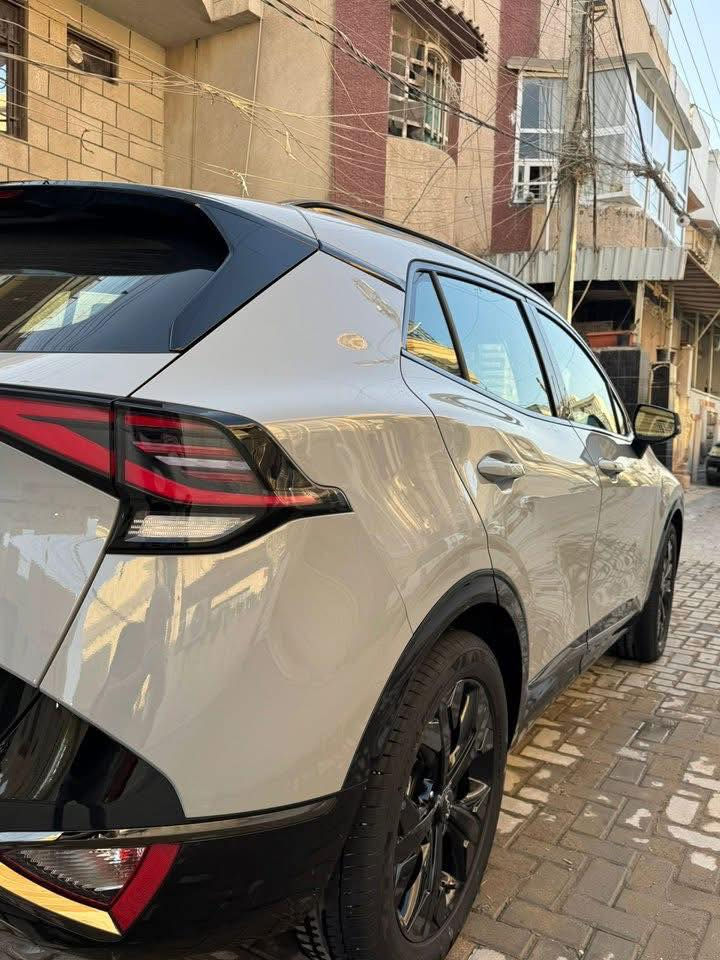 السلام عليكم سبورتج بلاك ادشن فول عدا البنوراما وكاله نم بعدها بلضمان مكفوله كفاله عامه عدا رصعه بلبنيد   السعر 22700$ عنوانها بغداد للاستفسار اكثر *********** ماشيه 11 الف كيلو
