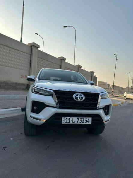 فورچنر 2023 فول مواصفات كفالة ما عدى بارد باب خلف السايق مكان السيارة كربلاء ماشية 27 الف بسمي السعر 315 
***********
