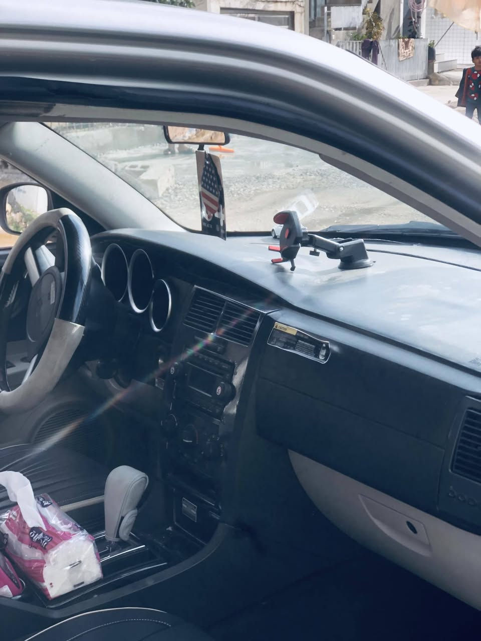 جارجر ٢٠٠٨ مكان السياره كلار 
السعر ٤٦ ورقة ومجال للطيبين
***********
