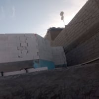 اريد لباخ يشتغل هاي التشاريف اليوم يطلع على يوميه يخلص ويحل سكله واكل ...