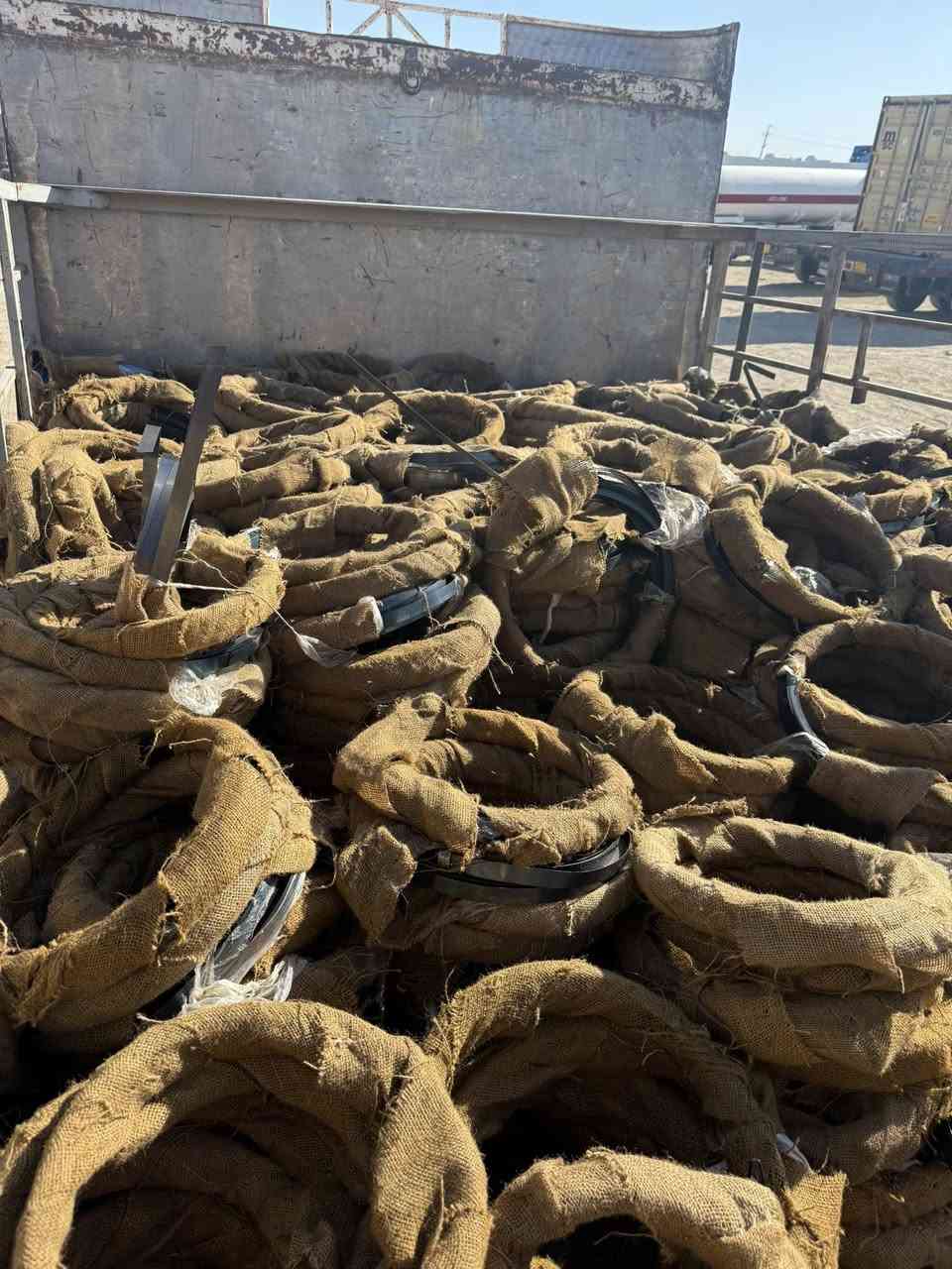 قيد نجاري اسود وزن الزوج ٤كيلو 

سعر زوج قيد ٧ الاف وربع 

متوفر خصم وعروض على الكميات الكبيرة 

ايظاً متوفر توصيل لجميع المحافظات 
للحجز والاستفسار يرُجى مرسلة الصفحه 
او الاتصال على الرقم الأتي :***********
