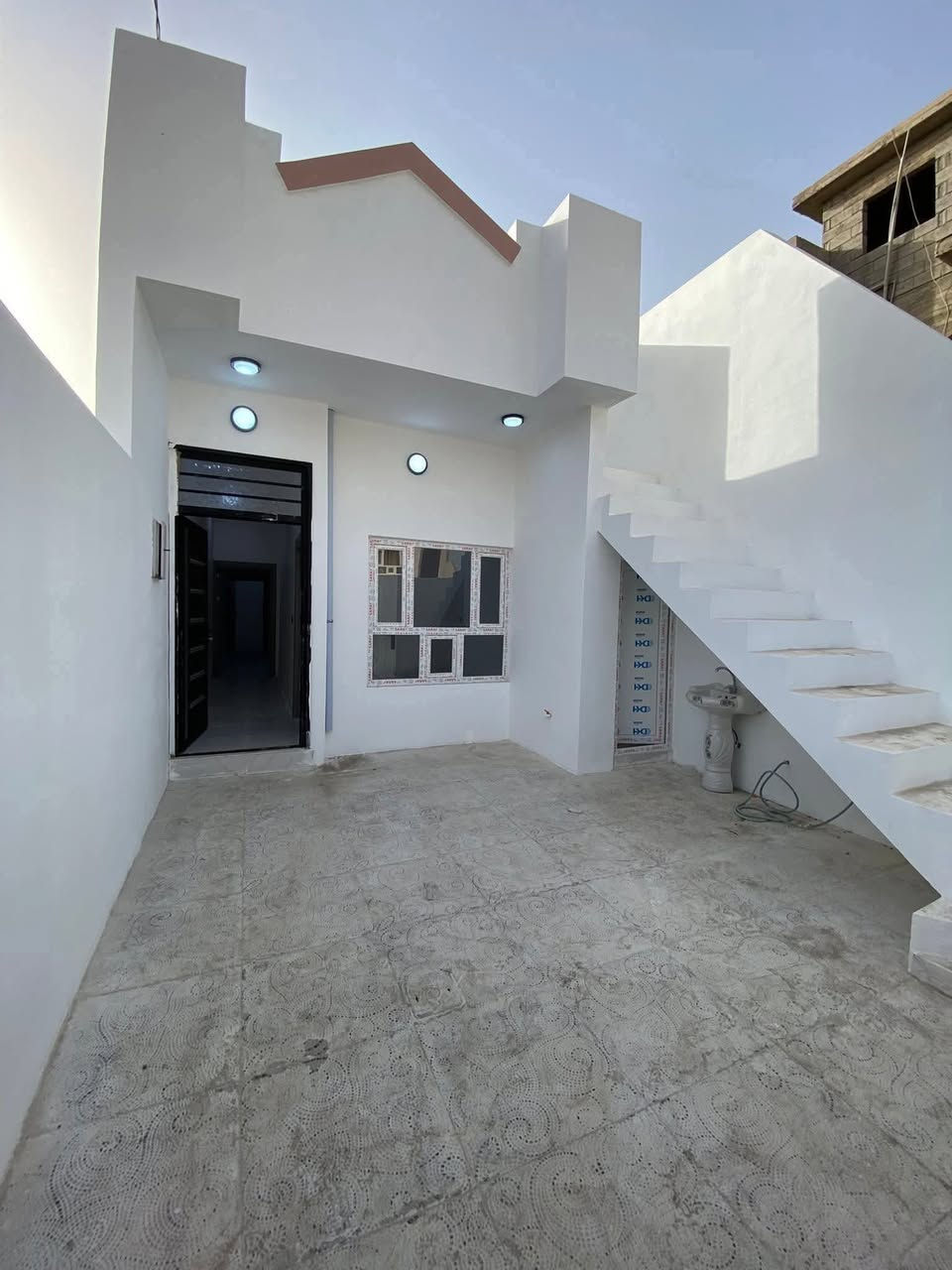 دار بسعر جدا جدا مناسب فقط 67 وبي مجال حي عسكري منطقه 77 قرب المستوصف مساحه 100 متر طابو صرف سارع للحجز ارخص من هل سعر ما تلكون 
***********
