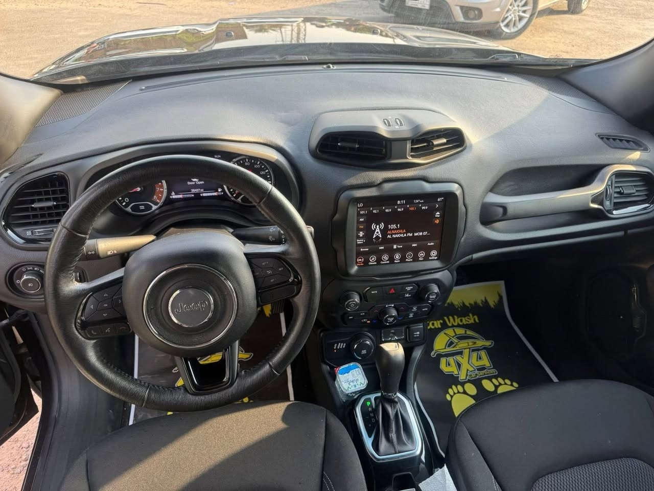 للبيع جيب رينكيد 2022@ فول عدا الفتحة .
-  جديد.
- رقم بغداد الجديد باسمي 
ماشيه : زيرو38 الاف فقط
مواصفات :
بصمه تشغيل .
تشغيل عن بعد
فور ويل 4x4
محرك : 1300 تيربو 
اشارة بالمراية ونقطة عمياء
رادارات اماميه وجانبيه .
تحديد سرعة .
مثبت سرعة .
شاشه كبيره كاربلي .
سايد بريك بصمه .
اصلي .
الانارة ويه فرة الاستيرن يشتغل.
السياره خير من الله جديدة .
حادثه فقط جاملغ أيمن . 
العنوان : بغداد
الرقم :***********
مستعجل عل بيعه جوه سوك ماكو هيج سعر ١٣٥ وبيه مجال هم 
الأتصال والستفسار
