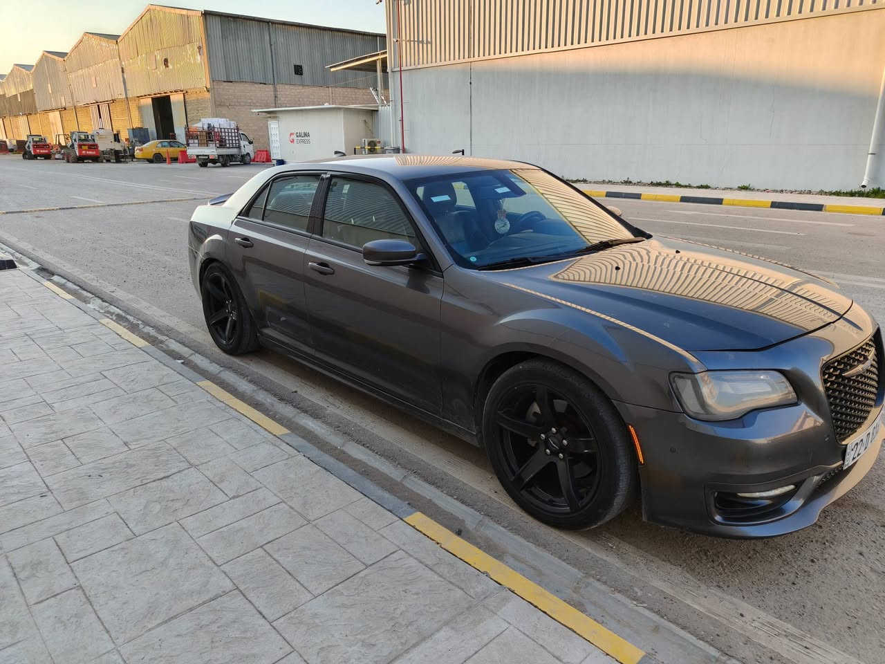 بيع مستعجل
اوباما S موديل 21 هيمي 5700 للبيع فقط
السيارة بدون صبغ وجاهزة بدون اي مشاكل
حادثها موضح بالصور بنيد مبدل نفس اللون وجاملغ السايق راجع بارد وبدنة راديتر مبدلة
ايرباك دشبول والدشبول مبدل وكلشي تمام سستم
مواصفاتها 
كشنات جلد
كشنات أمامية كهرباء 
تدفئة كشنات أمامية 
رادار جانبي نقطة عمياء
حساس امامي خلفي 
تعتيم ذاتي للمري
صوت سستم الباين ويه مضخم صوت خلفي 
عليها ويلات نجمة خسفة قويه وتايرات 275 
صدر السيارة مبدل كله وماكو اي صوت لو طكطكة
عليها ولف حماوه ريسنك 82
وبرمجة سيفتي يم البطل مصطفى آيكل 
دفيوزر وحلوك بورلا
بجم عريض المرغوب
صوت اكزوز رهيب عل ريموت تفتح وتسد بكيفك
المحرك مكفول وعليه سيرفس كامل من بلكات وحتى فيت بمب اصلي مبدل بالصيف الفات 
الكير مبدل بواحد كامل مال كصة (القديم بيه ضعف بالكلجات) يعني تنساه منا ل 300 الف كيلو
السيارة حاليا ماشية 122 الف كيلو قابلة للزيادة
--------------------
السعر 225 وبيها مجال بسيط وما تلكه هيجي سعر حتى لو مهجومة بشرط
للاستفسار :
***********
