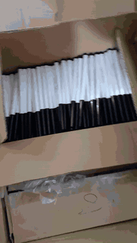 السلام عليكم شباب طلعلي اقلام ماجك بل امزون اصلي تايلاندي للبيع لي يريد منهن عل وزن اقل كميه خمسه كيلو او شلعه ابيع   تواصل واتساب اني خادم ***********
