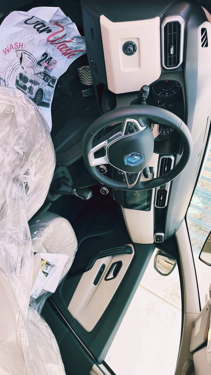 السلام عليكم رينو داستر موديل 25استلام بعد كم يوم ان شاء الله زيرو مع الارقام سعره 25مليون ونص وبيه مجال العنوان كربلاء للاستفسار خاص موجود ***********
