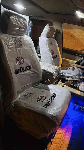 السلام عليكم 
للبيع لاندگروز ١٣ بريم فول مواصفات 
رقم بغداد كفاله عامه 
مكان بغداد السيديه هاتف ***********
