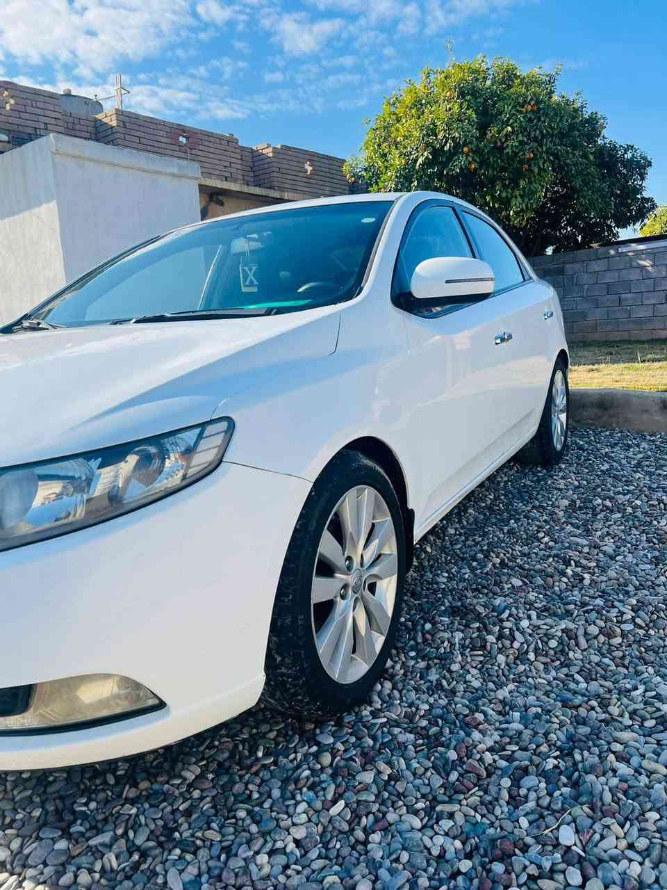 سيراتو موديل 2013
كير محرك شرط 
محرك ما مفتوح 
كير 6نمر 
____________
مواصفات _
تحكمات ستيرن 
اشاير مري 
شفتات 
_____________
رقم سليمانيه شرط التحويل 
هزه 2026
سنويه 2030
رقم مصطره
__________
السياره بدون صبغ 
بيها مكان واحد بارد
____________
صدر جديد 
طخم تاير 
_________
مكان السياره القياره قريه الحاج علي
للستفسار الاتصال علا الرقم 
***********
