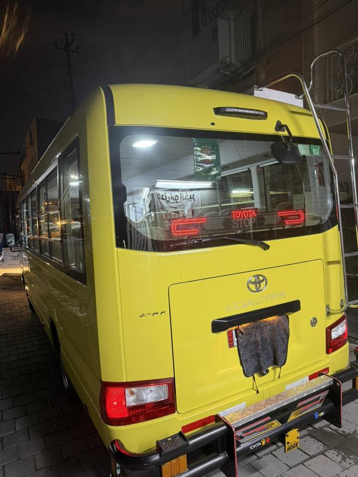 السلام عليكم ورحمة الله كوستر فيرنه ٢٠١٧ السيارة 
خير من الله ومتعوب عليه كل نقص مابيه السعر 435الستفسار ***********
