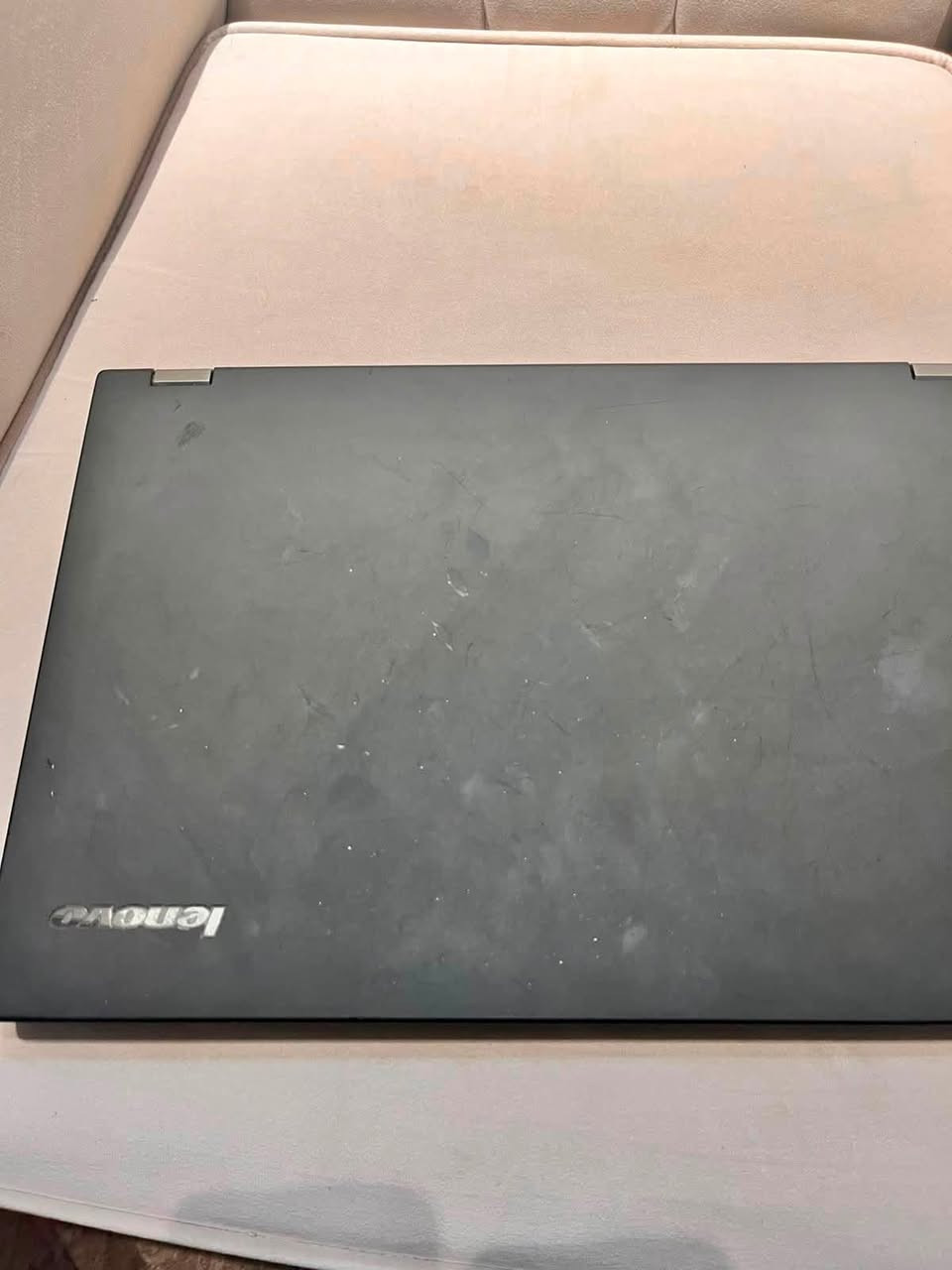 الموديل: Lenovo ThinkPad W541
الشاشة: 15.6 إنج
المعالج: Intel Core i7 الجيل الرابع (قد يكون i7-4710MQ أو i7-4810MQ أو i7-4910MQ حسب النسخة)
الرام: يدعم حتى 32GB DDR3L
كرت الشاشة:
Intel HD 4600
ومعه غالبًا NVIDIA Quadro K1100M أو K2100M
التخزين: SSD أو HDD حسب الجهاز
المنافذ: USB 3.0، DisplayPort، VGA، قارئ SD، ومنفذ Doc  السعر ٤٠٠ الف بي مجال


**إذا كنت صاحب هذا الإعلان وتريد حذفه لأي سبب، رجاءا أرسل رسالة إلى الدعم الفني**