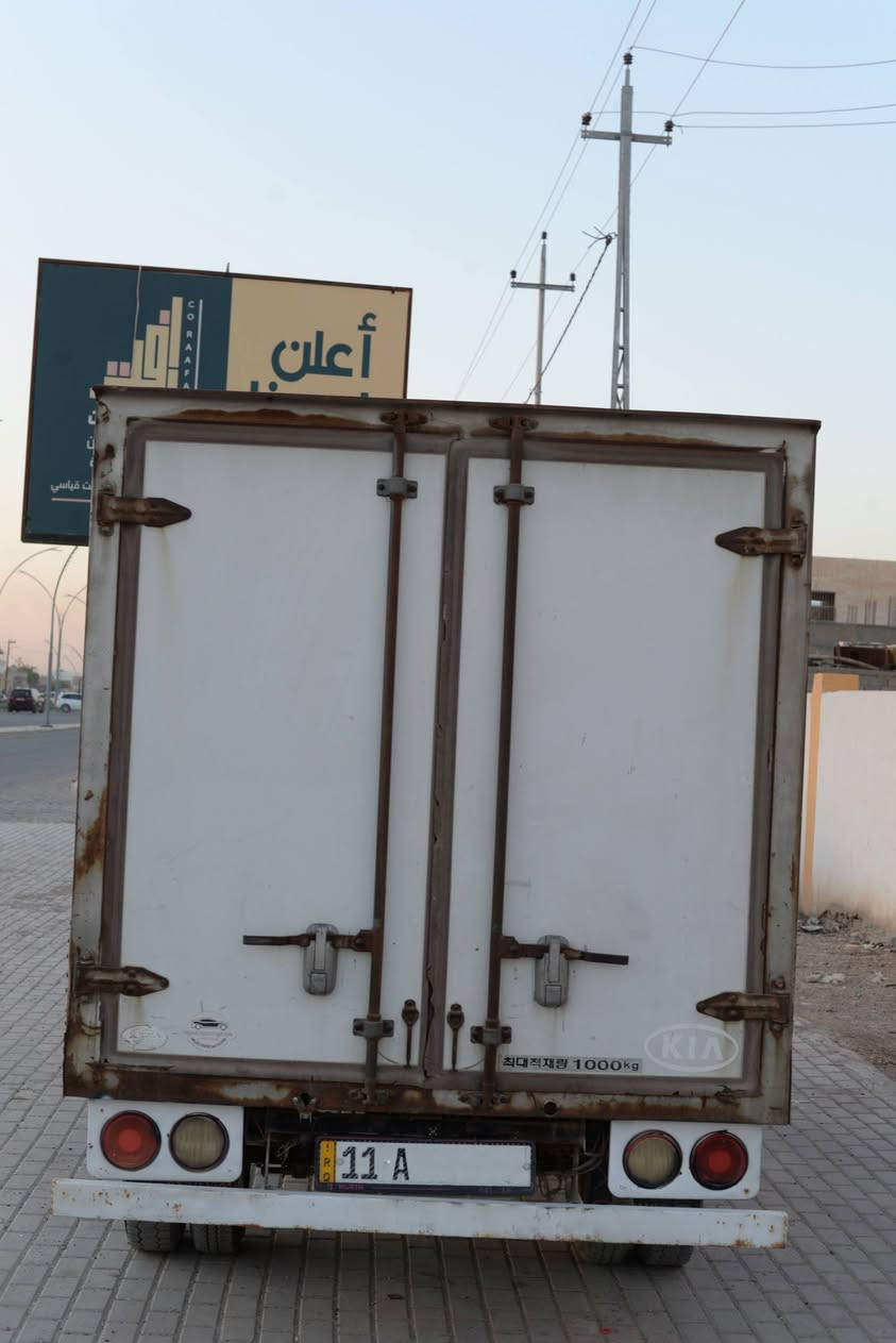 السلام عليكم
كيا براد للبيع موديل 2007 رقم بغداد انكليزي مكينة 3000 مسكر محور بم ونوزل 
تبريد شغال داخلي وخارجي 
مصفرة ضريبة وغرامات سنويتها لل 2030 باسمي 
السعر 97وبيها مجال للاستفسار ***********
