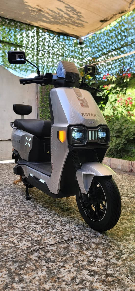 السلام عليكم..دراجه _الريان _تالج_TAILG..الشكل الحديث...دخول جديد 2026...دراجه كسر كارتون وضع وكاله ...لدات امامي ..خلفيه..جانبيه..مخرج USP...تشغيل _بصمع_..
عدد البطاريات _6_ الحجم الكبير وكالة TAILG...الملف _2000W_..عدد التحويلات..1..2..3..نظام_ARS...شاحنه اصليه تدعم الشحن السريع والأيقاف الذاتي عند امتلاء البطاريات..
السعر (850) قفل ...مكاني بغداد الشعب قرب محكمة الشعب...
الشراي يتصل ...***********..واتساب موجود
