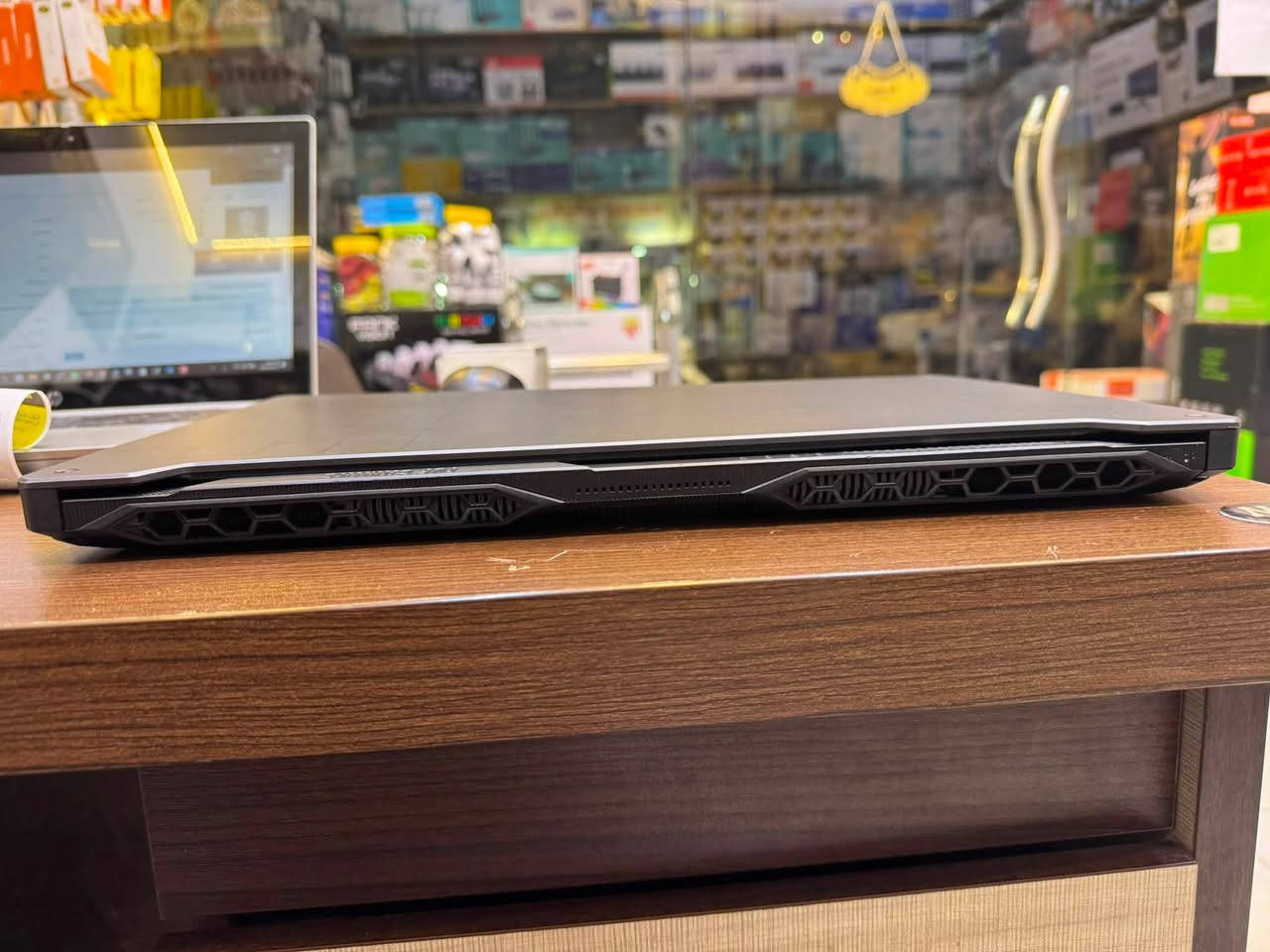 800 الف
لابتوب كيمنك 
شاشة كبيرة 17.3
i7 جيل 11
رام 16 3200
3050 4gb
تخزين m.2 500gb


**إذا كنت صاحب هذا الإعلان وتريد حذفه لأي سبب، رجاءا أرسل رسالة إلى الدعم الفني**